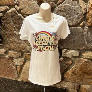 Earthbound Trading Co.! NWT T-shirt!